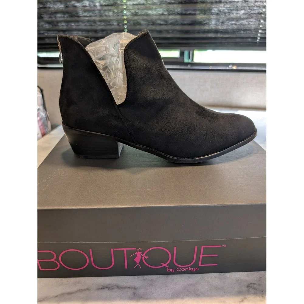 Boutique by Corkys Vanish Booties Women Size 9 Black Good Faux Suede V-Cut Ankle